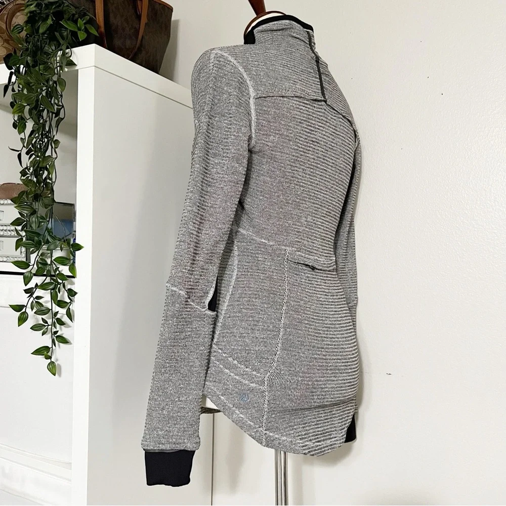 Lululemon Base Runner 1/2 Zip Heathered‎ Herringbone Heathered Black White